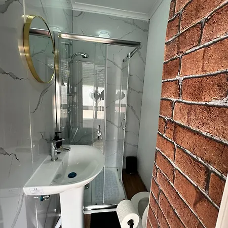 Linda Flor Rum i privatbostad Barreiro (Setubal)